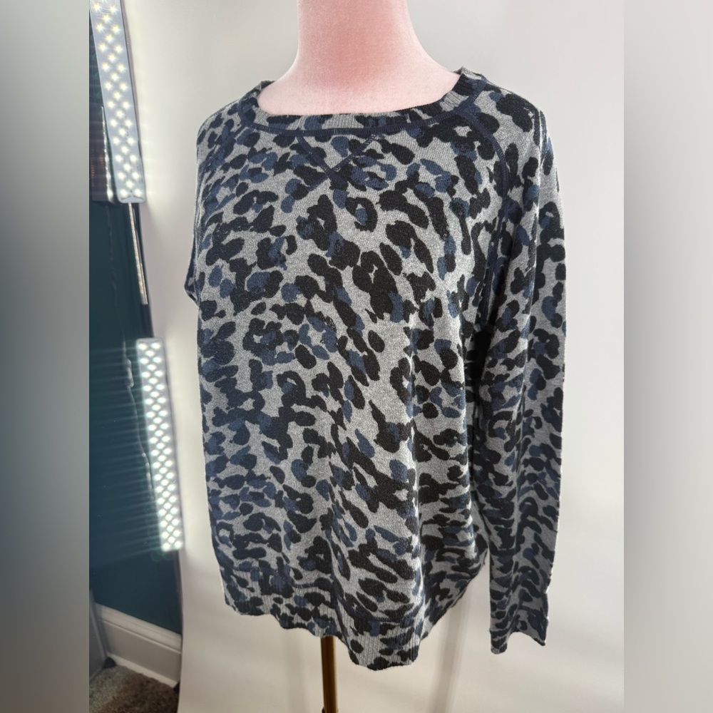 EUC Elliott Lauren Animal Print Sweater - Picture 3 of 7